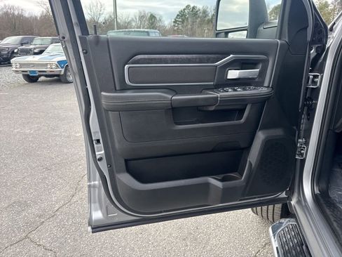 Used 2024 RAM 2500 Big Horn w/ Bed Utility Group image 24