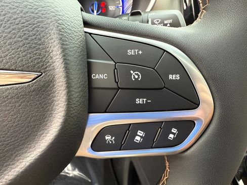 New 2026 Chrysler Pacifica Pinnacle image 24