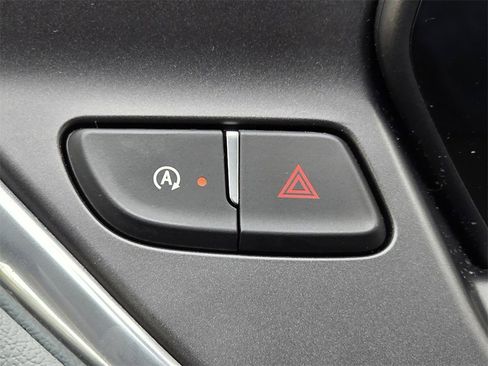 Used 2020 Chevrolet Blazer LT image 20