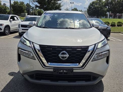 Used 2023 Nissan Rogue SV AWD/4WD image 3