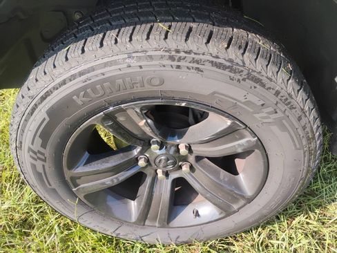 Used 2024 RAM 1500 Warlock AWD/4WD image 9
