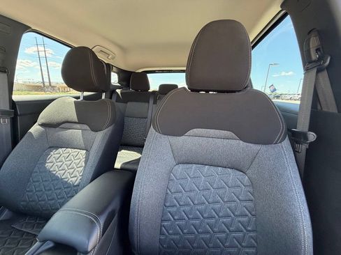 Used 2025 Nissan Kicks SV AWD/4WD image 13