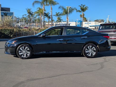 Certified 2025 Nissan Altima 2.5 S image 5