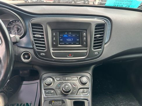 Used 2015 Chrysler 200 S FWD image 16