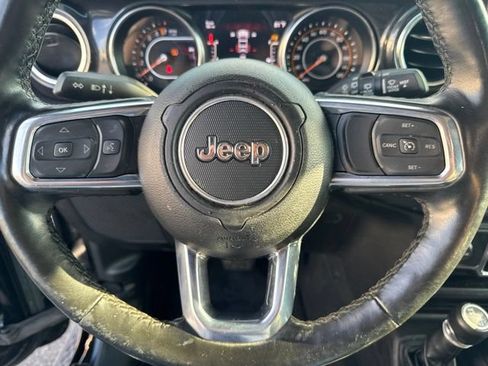 Used 2022 Jeep Wrangler Unlimited Sahara AWD/4WD image 38