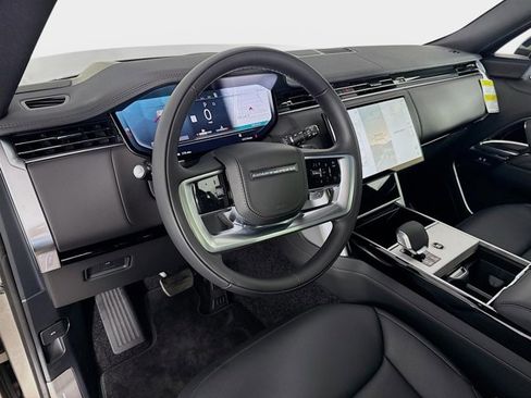 New 2026 Land Rover Range Rover Long Wheelbase SE image 9