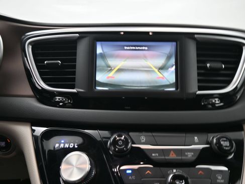 Used 2023 Chrysler Voyager LX FWD image 15