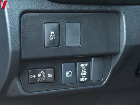 Used 2020 Toyota Tacoma TRD Off-Road w/ TRD Premium Off Road Package image 18