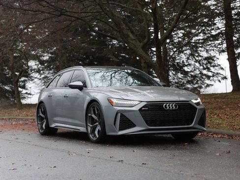 Used 2025 Audi RS 6 performance w/ Blue RS Design Package Plus image 15