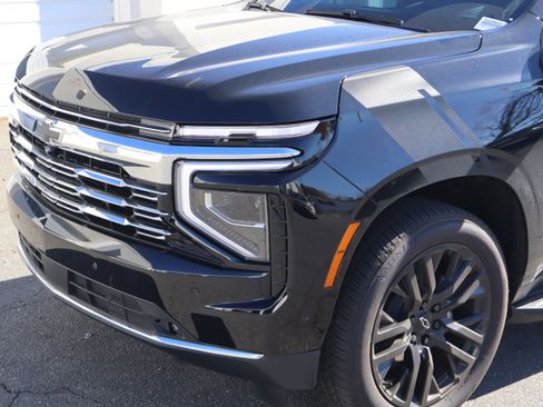 Used 2025 Chevrolet Tahoe Premier image 6