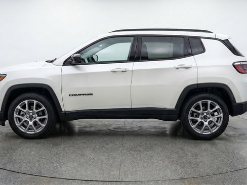 Used 2025 Jeep Compass Limited AWD/4WD image 5