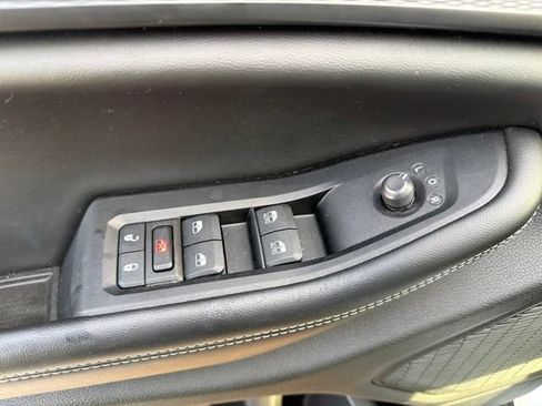 Used 2023 Jeep Grand Cherokee L Laredo RWD image 18