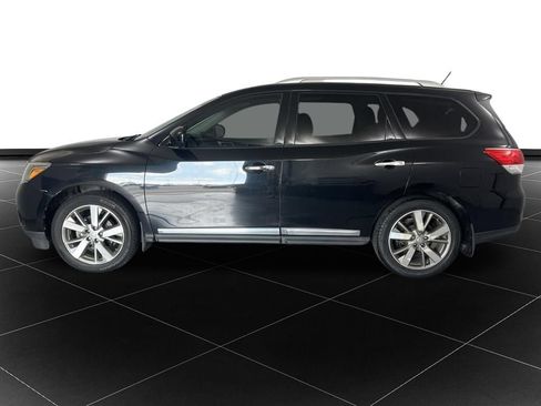 Used 2015 Nissan Pathfinder Platinum FWD image 2