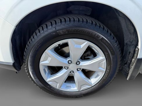 Used 2014 Subaru Forester 2.5i Premium AWD/4WD image 9