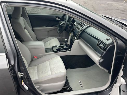 Used 2014 Toyota Camry LE FWD image 24
