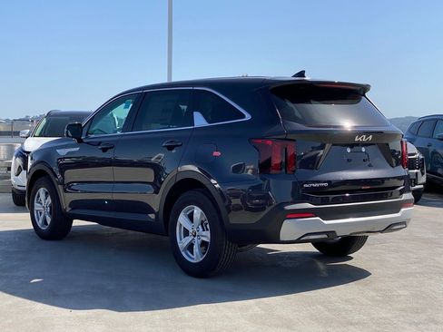 New 2026 Kia Sorento LX FWD image 6