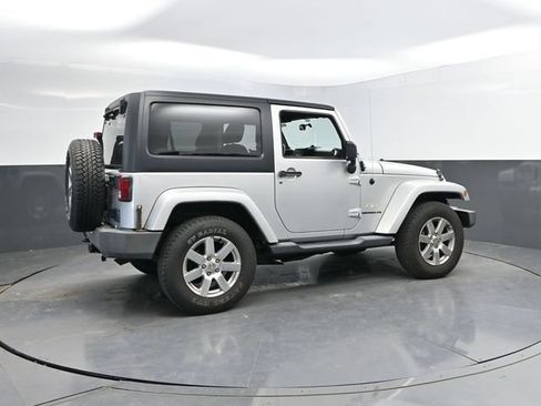 Used 2012 Jeep Wrangler Sahara AWD/4WD image 2