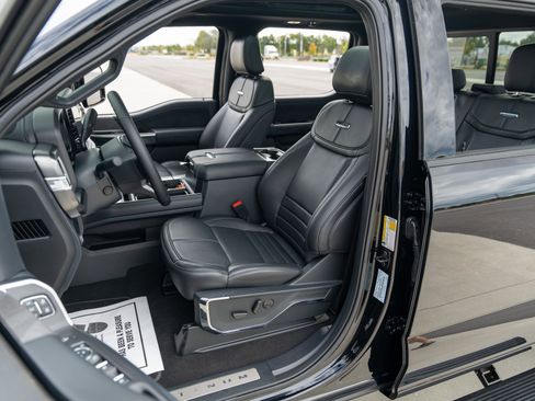 Used 2025 Ford F450 Platinum image 30