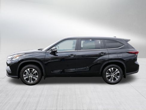Certified 2026 Toyota Highlander XLE image 4