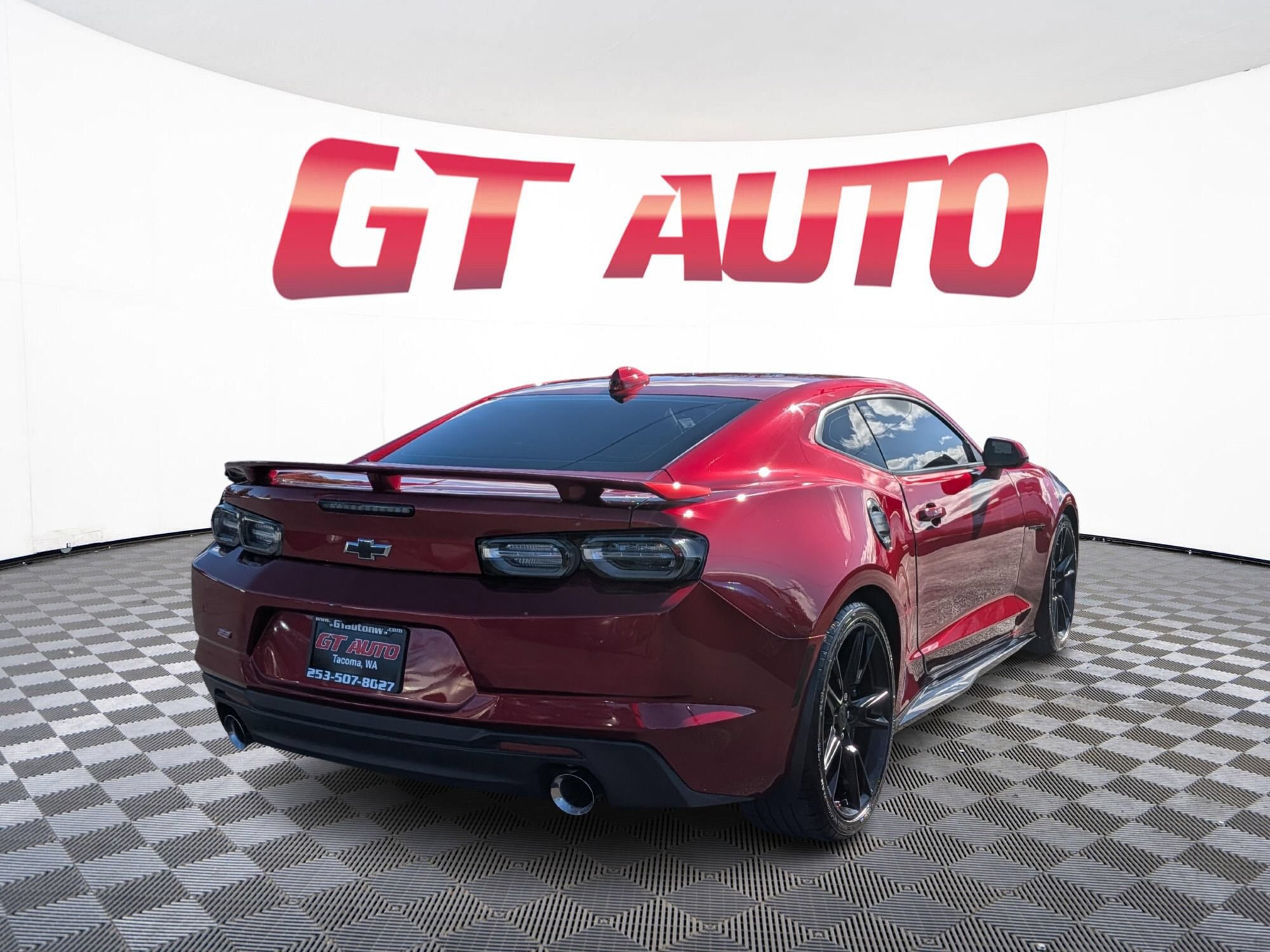 Used 2021 Chevrolet Camaro SS w/ Wild Cherry Design Package 1 RWD image 4