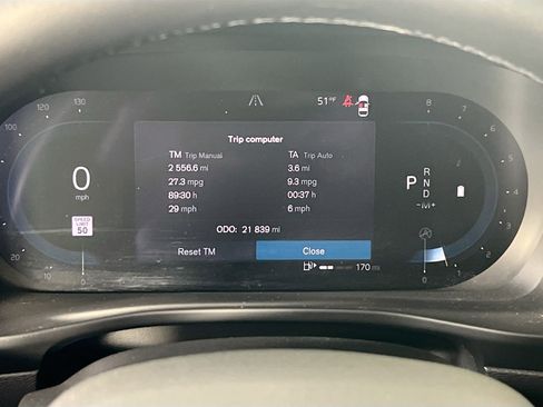 Used 2023 Volvo XC40 B5 Core w/ Convenience Package AWD/4WD image 12