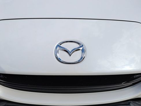 Used 2023 MAZDA MX-5 Miata Club w/ Weather Package RWD image 11