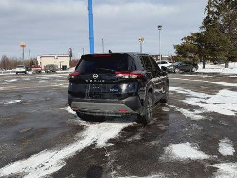 Used 2023 Nissan Rogue SV image 6