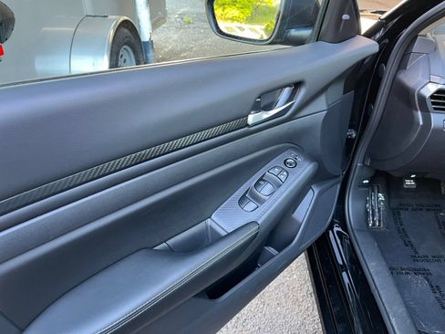 Used 2025 Nissan Altima 2.5 SV FWD image 18