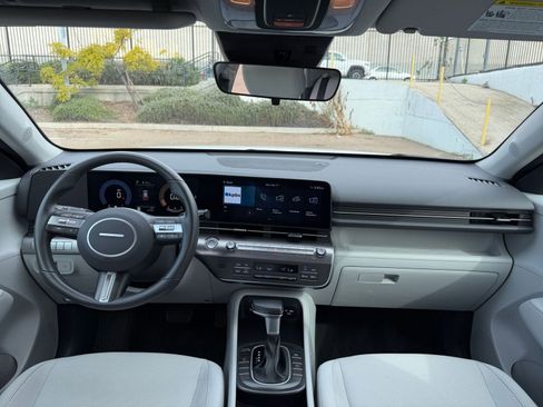 Used 2025 Hyundai Kona SEL image 33