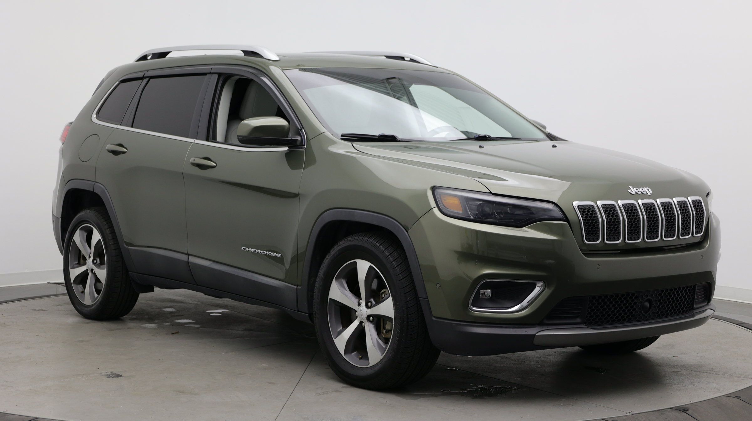 Used 2021 Jeep Cherokee Limited FWD image 3