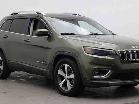 Used 2021 Jeep Cherokee Limited FWD image 3