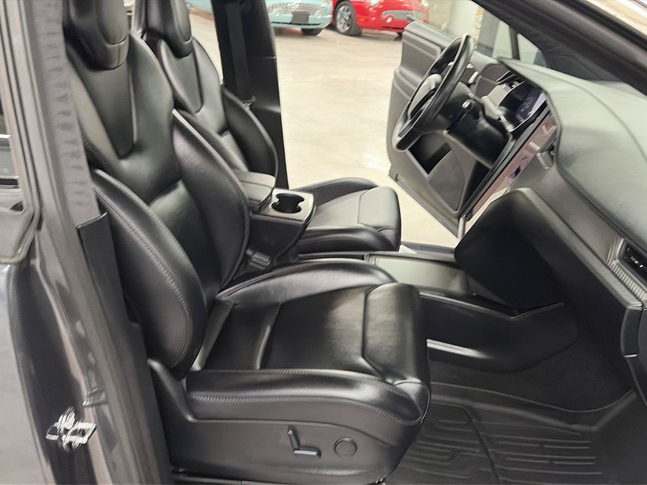 Used 2018 Tesla Model X 75D AWD/4WD image 27