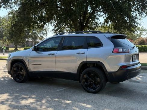 Used 2020 Jeep Cherokee Latitude Plus image 4