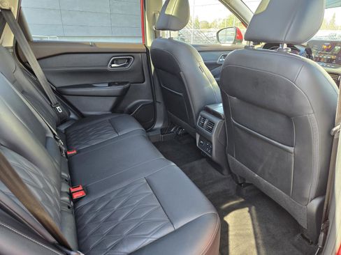 Used 2022 Nissan Rogue Platinum w/ Head-Up Display Package image 28