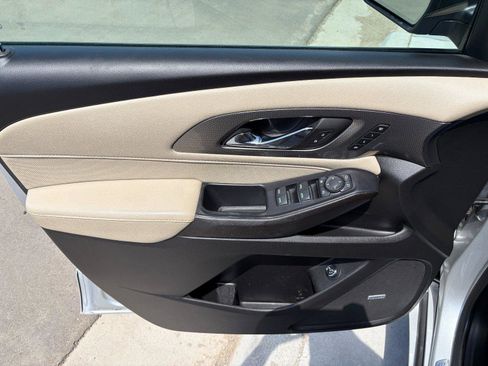 Used 2022 Chevrolet Traverse Premier w/ LPO, Floor Liner Package AWD/4WD image 9