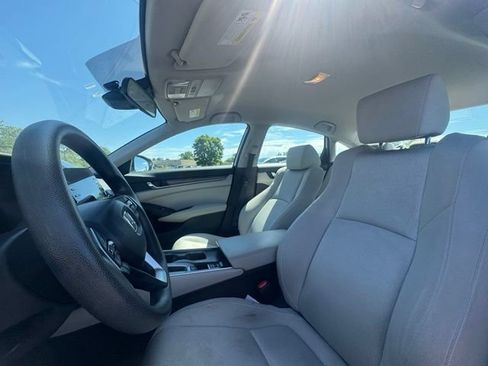 Used 2018 Honda Accord LX image 9