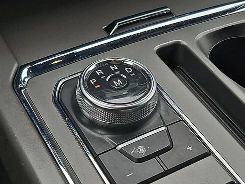 Used 2020 Ford Expedition XLT image 14