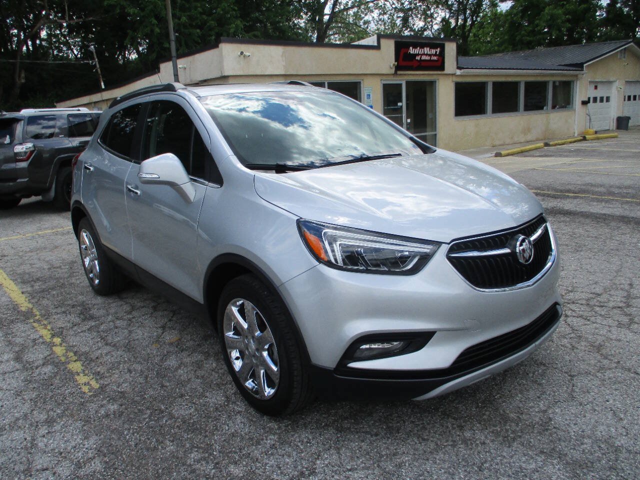 Used 2019 Buick Encore Essence w/ Experience Buick Package AWD/4WD image 4