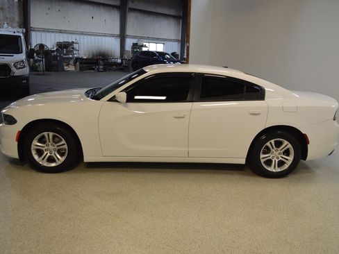 Used 2022 Dodge Charger SXT image 6