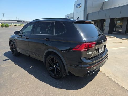 Used 2024 Volkswagen Tiguan SE R-Line FWD image 3
