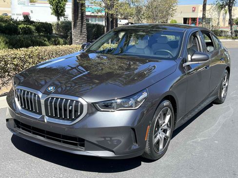 Used 2024 BMW i5 eDrive40i RWD image 16