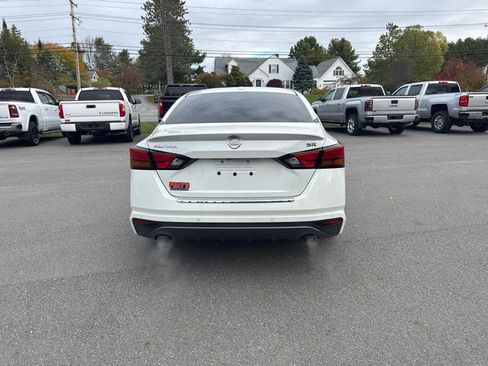 Used 2021 Nissan Altima 2.5 SR w/ SR Premium Package image 3