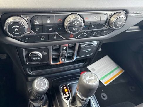 New 2026 Jeep Wrangler Unlimited Sahara AWD/4WD image 22