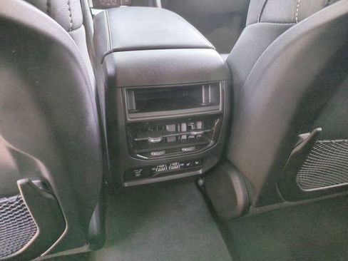 Used 2023 Jeep Grand Cherokee Limited AWD/4WD image 18