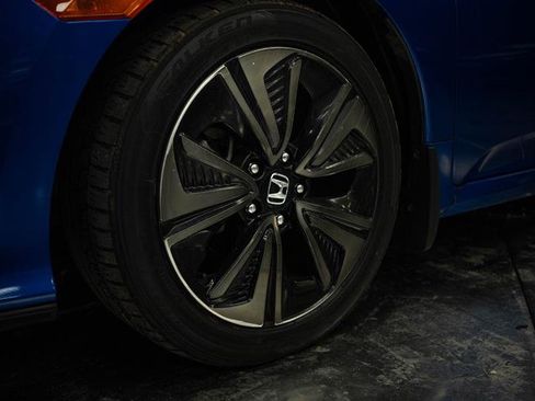 Used 2018 Honda Civic EX image 2