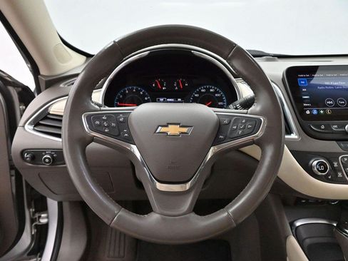 Used 2020 Chevrolet Malibu LT w/ Leather Package FWD image 15