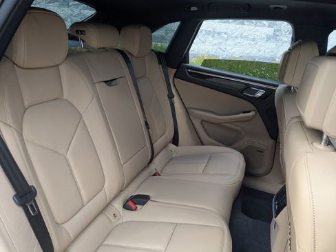 New 2026 Porsche Macan image 25