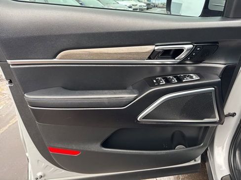 Used 2022 Kia Telluride SX w/ SX Prestige Package image 8