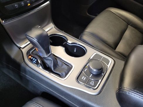 Used 2021 Jeep Grand Cherokee Limited AWD/4WD image 26