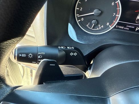 Used 2024 Nissan Rogue S image 30